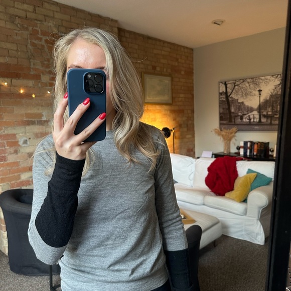 Club Monaco grey wool crewneck sweater size small - Picture 2 of 2